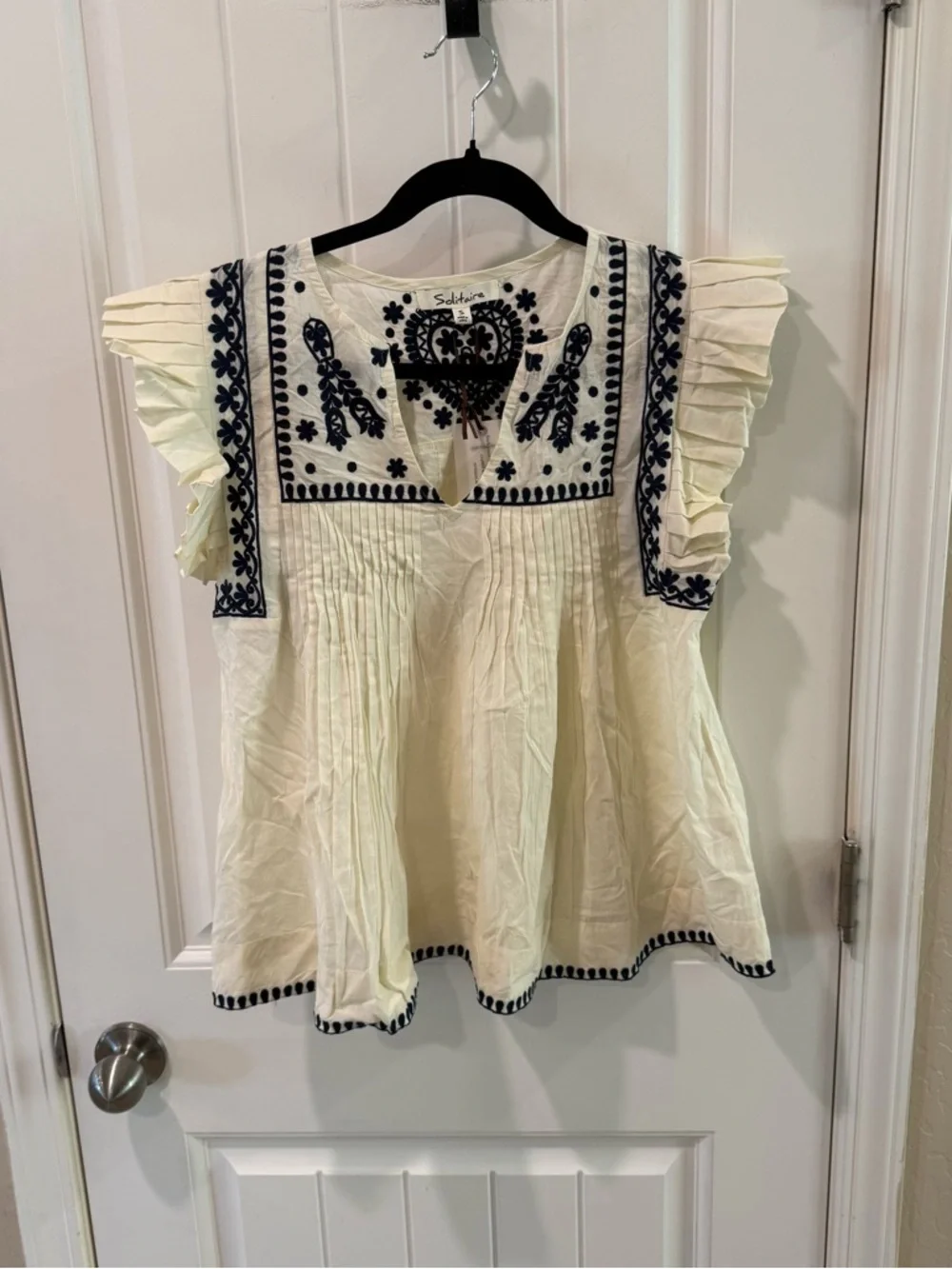 Solitaire Embroidered Boho Blouse Cream Navy Flutter Sleeve NWT S - Picture 2 of 12
